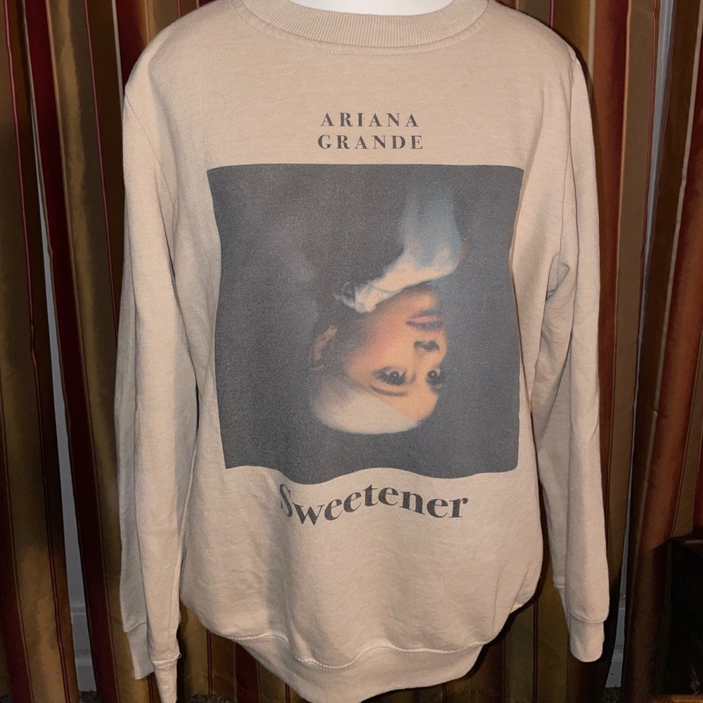 Ariana grande sweetener tour sweater
